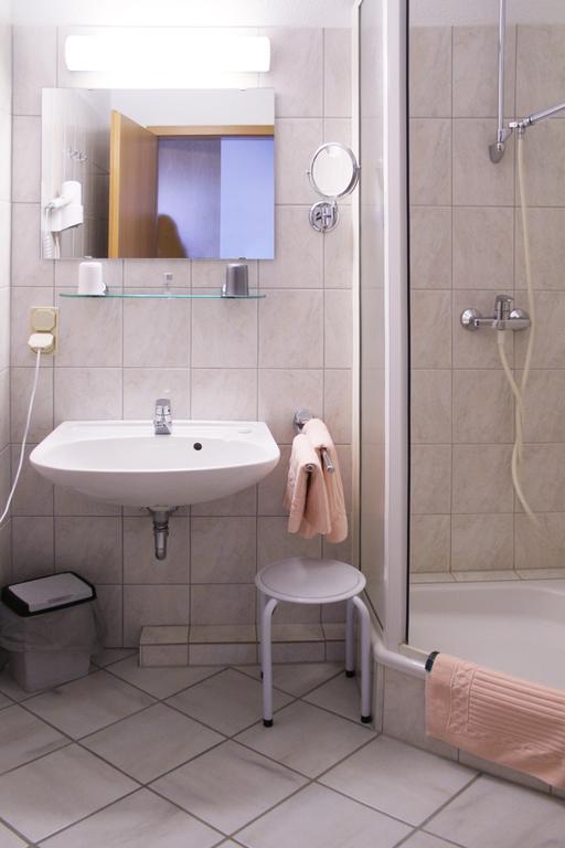 Hotel Alt Oesselse Зарщед Екстериор снимка